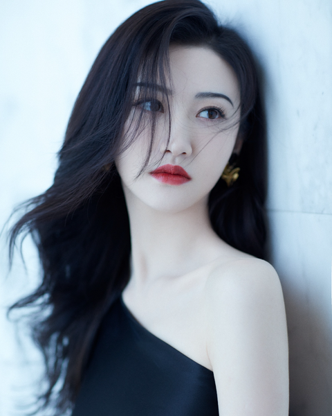除了双眼皮 景甜还悄悄do了这儿 除了双眼皮 景甜还悄悄do了这儿