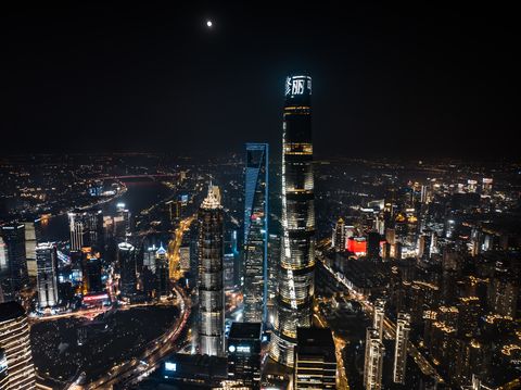 【修丽可点亮632米的上海之巅——上海中心】
