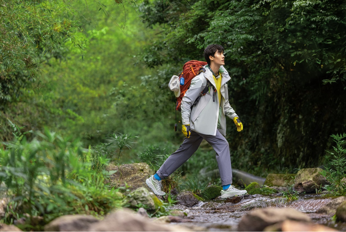 HOKA ONE ONE Launches “Breathing” Outdoor Jacket Series in Mainland China