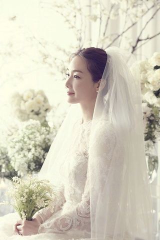 2018年3月29日，崔智友与交往一年的圈外男友举办了非公开婚礼