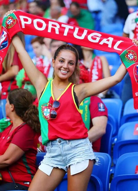 Product, Fan, Cheering, Fun, Leg, Event, Crowd, Abdomen, Leisure, Thigh, Product, Fan, Cheering, Fun, Leg, Event, Crowd, Abdomen, Leisure, Thigh,