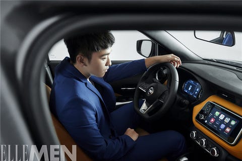 Land vehicle, Vehicle, Car, Luxury vehicle, Automotive design, Mid-size car, Driving, Family car, Steering wheel, Hatchback, 