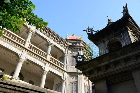 Architecture, Building, Classical architecture, Facade, House, Mansion, Tree, City, Window, Roof, 