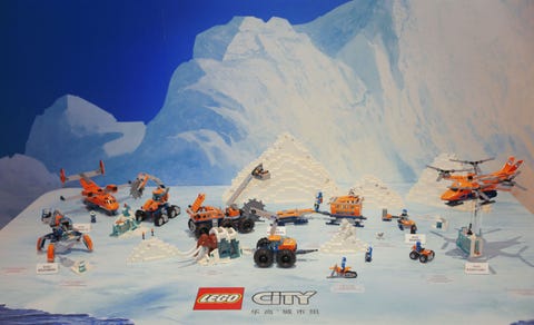 Geological phenomenon, Arctic, Mountain, Glacial landform, Ice, Ice cap, Glacier, Recreation, Mountain range, Winter, 