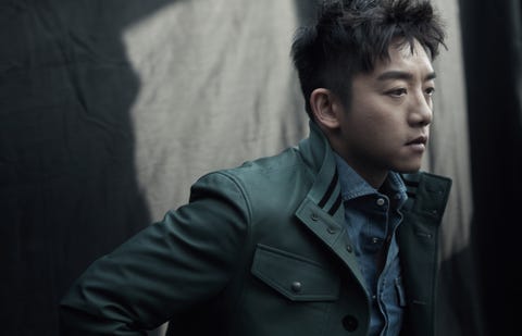 Hairstyle, Forehead, Cool, Black hair, Human, Suit, Photography, Jacket, Model, Jaw, 
