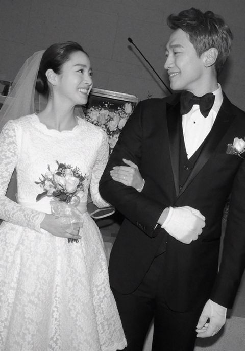 2017年1月19日，金泰熙和Rain举办了非公开婚礼