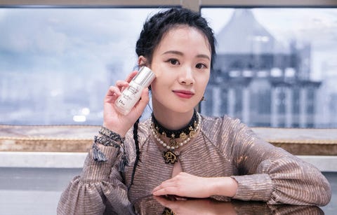 Beauty, Lip, Photography, Technology, Street fashion, Electronic device, Black hair, Gesture, Tourism, 