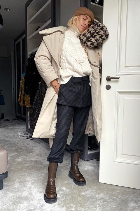 Outerwear, Fashion, Footwear, Leg, Coat, Fur, Shoe, Overcoat, Jeans, Trousers, 