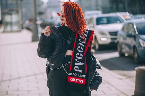 Street fashion, Black, Red, Snapshot, Street, Fashion, Jacket, Hairstyle, Human, Shoulder, Street fashion, Black, Red, Snapshot, Street, Fashion, Jacket, Hairstyle, Human, Shoulder,