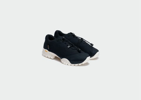 Footwear, Black, Shoe, Product, Sneakers, Leather, Athletic shoe, Beige, Fashion accessory, Outdoor shoe, Footwear, Black, Shoe, Product, Sneakers, Leather, Athletic shoe, Beige, Fashion accessory, Outdoor shoe,