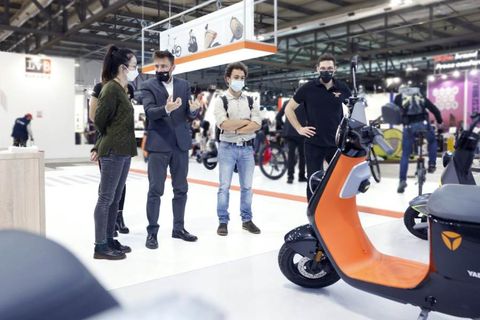 　米兰国际摩托博览会上，雅迪vfly受到了广泛关注。