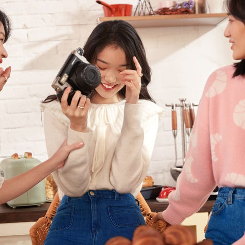 & Other Stories 推出2021 新年胶囊系列,多元之美开启“牛”年新意