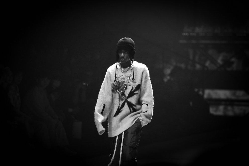 INXX在上海时装周上展示“Chong Xiao Han”