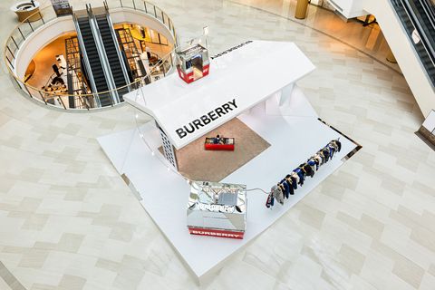 burberry 外套系列上海恒隆广场限时精品店
