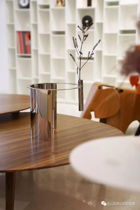 Table, Furniture, Room, Interior design, Floor, Coffee table, Dining room, Design, Material property, Wood, Table, Furniture, Room, Interior design, Floor, Coffee table, Dining room, Design, Material property, Wood,