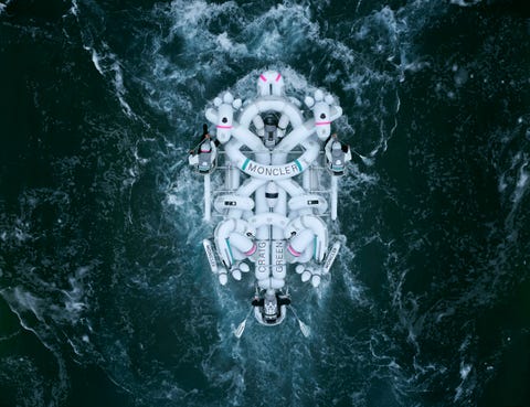 MONCLER GENIUS可以观看MONCLER 5 MONCLER CRAIG GREEN合作系列