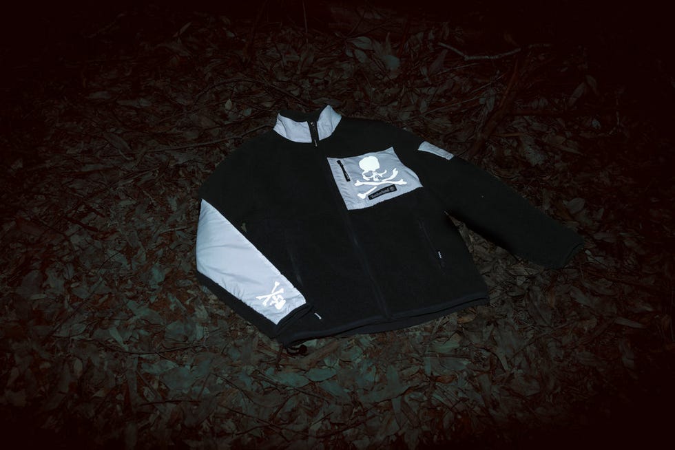 Black, T-shirt, Clothing, Shirt, Top, Sleeve, Brand, 