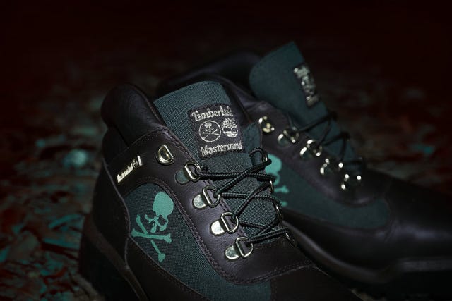 Footwear, Shoe, Black, Blue, Green, Hiking boot, Boot, Athletic shoe, Skate shoe, Walking shoe, 