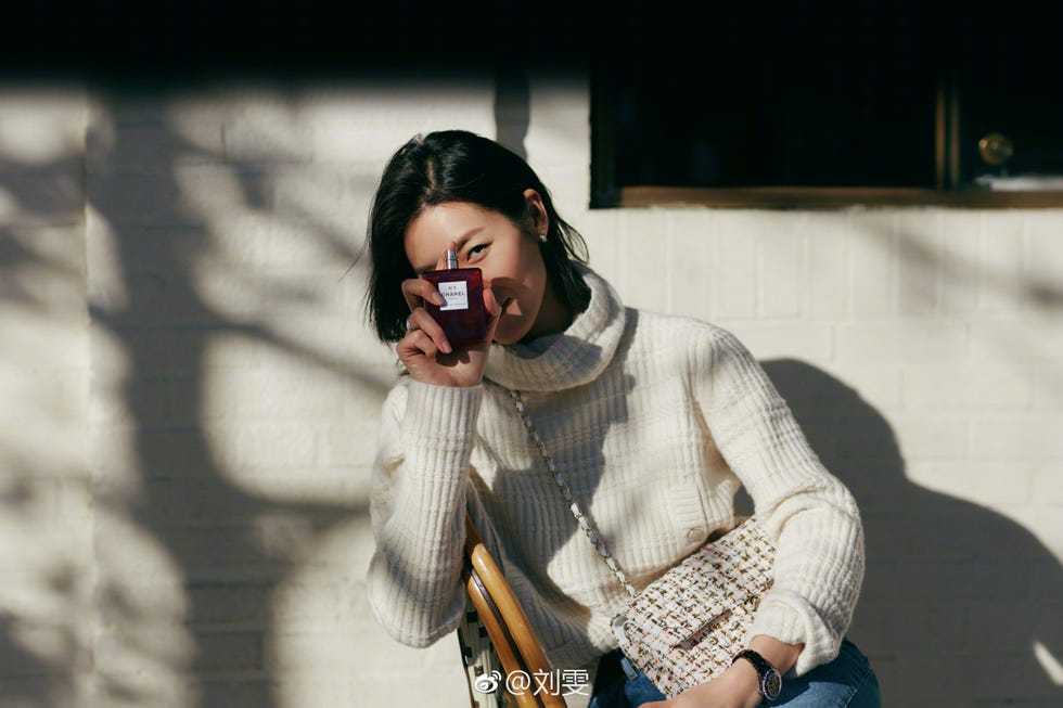 Street fashion, Sweater, Cuff, Cardigan, Glove, 