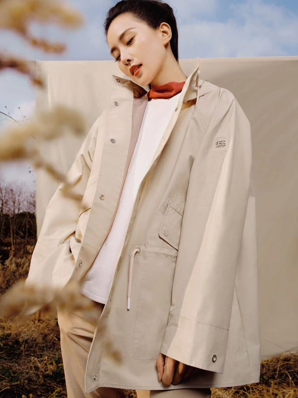 kolon sport 可隆品牌代言人刘诗诗身着女子系列产品 季风风衣