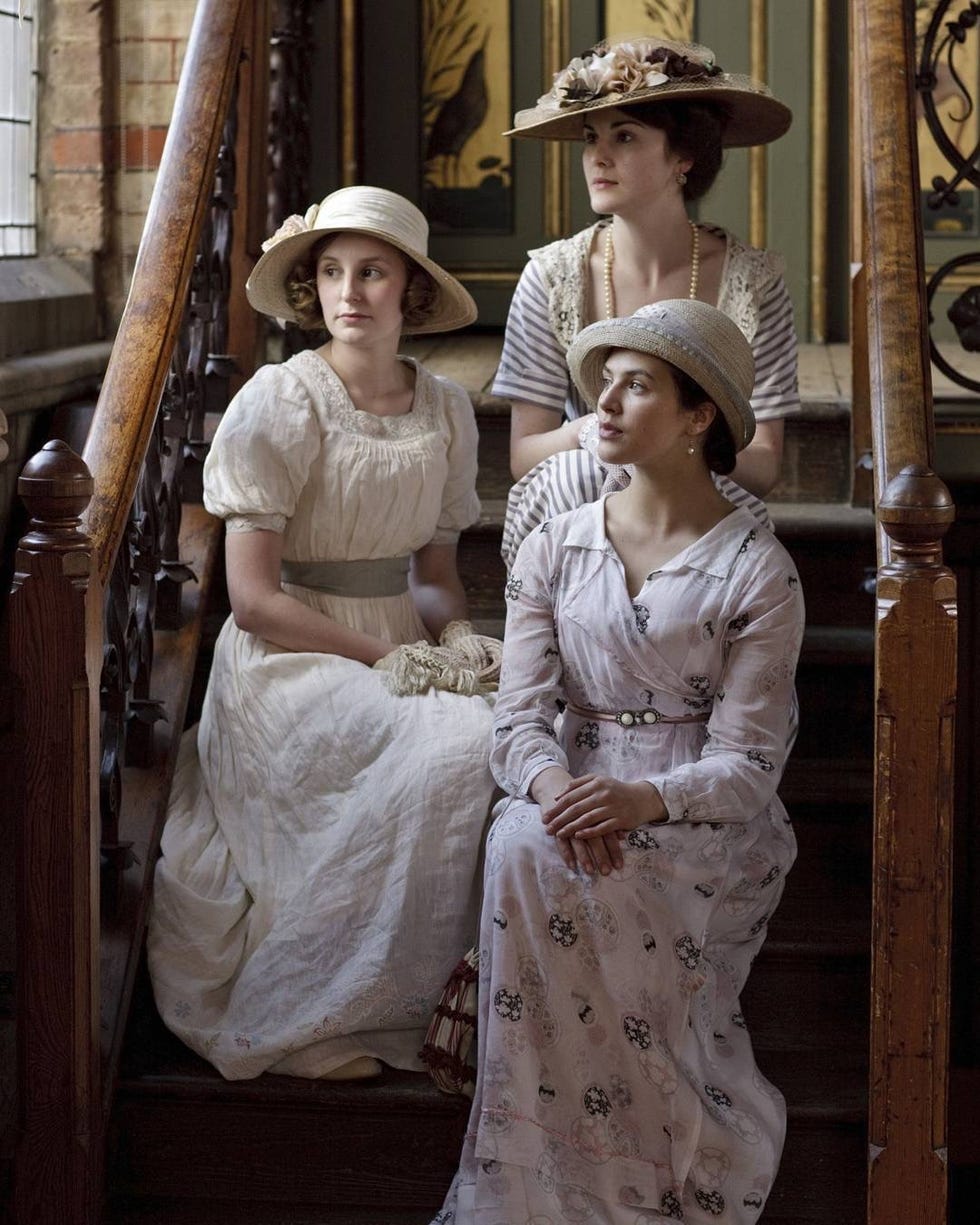 Victorian fashion, Fashion, Dress, Headgear, Vintage clothing, Gown, Costume design, Hat, 