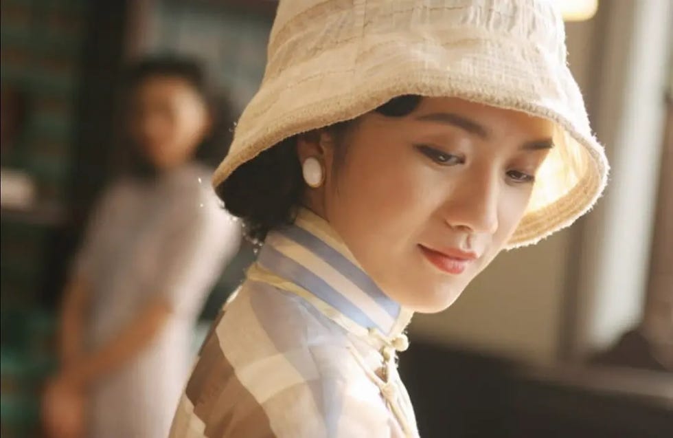 Hat, Beauty, Skin, Sun hat, Fashion, Lip, Headgear, Fashion accessory, Street fashion, Cool, 