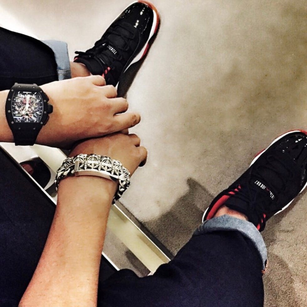 Footwear, Shoe, Leg, Human leg, Ankle, Arm, Cool, Joint, Hand, Foot, 