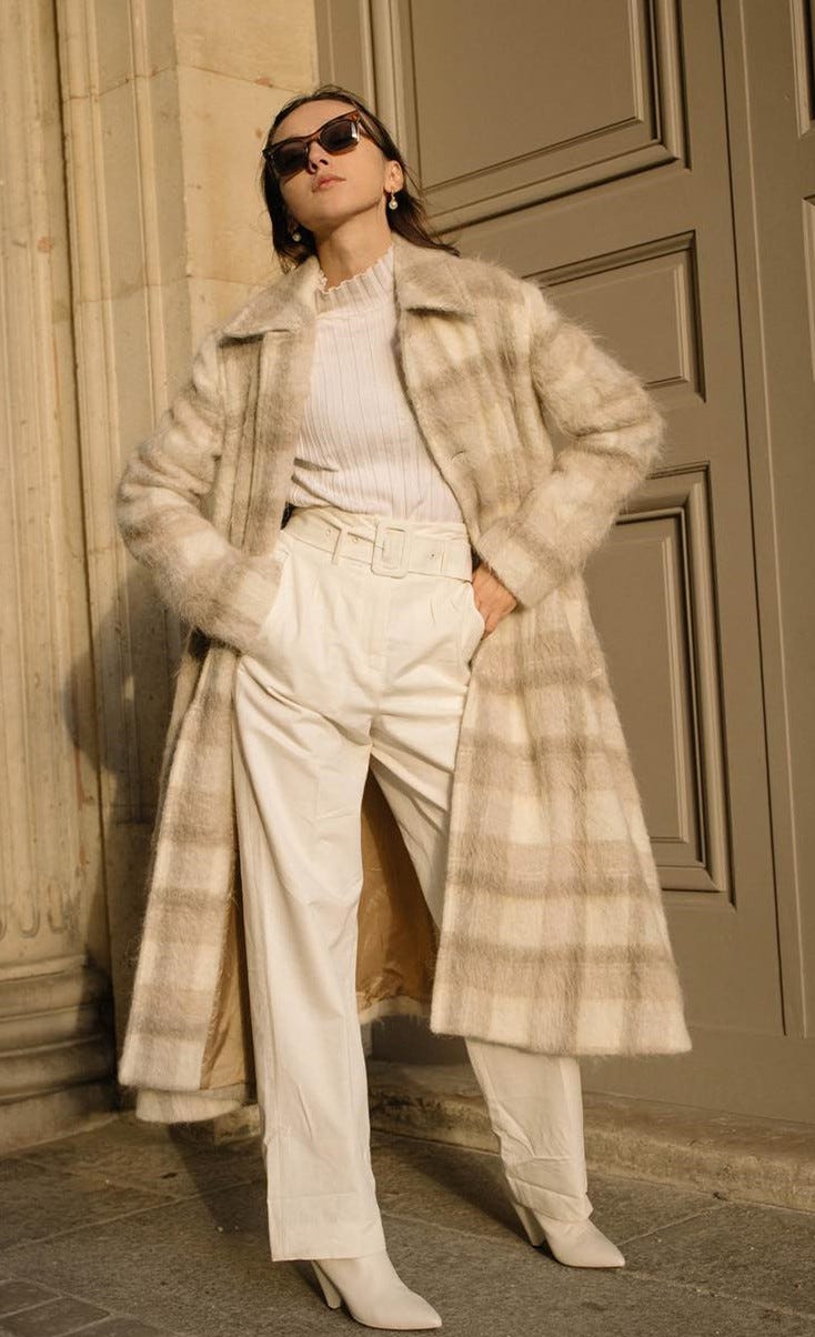 Clothing, Fashion model, Fashion, Outerwear, Coat, Trench coat, Overcoat, Fashion design, Street fashion, Beige, 