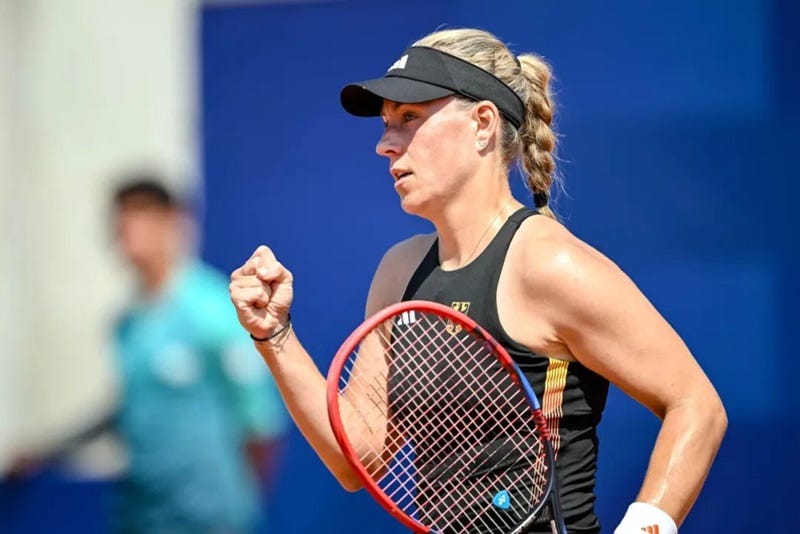 a woman playing tennis