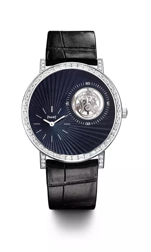 Watch, Analog watch, Watch accessory, Fashion accessory, Strap, Silver, Jewellery, Material property, Brand, Hardware accessory, 