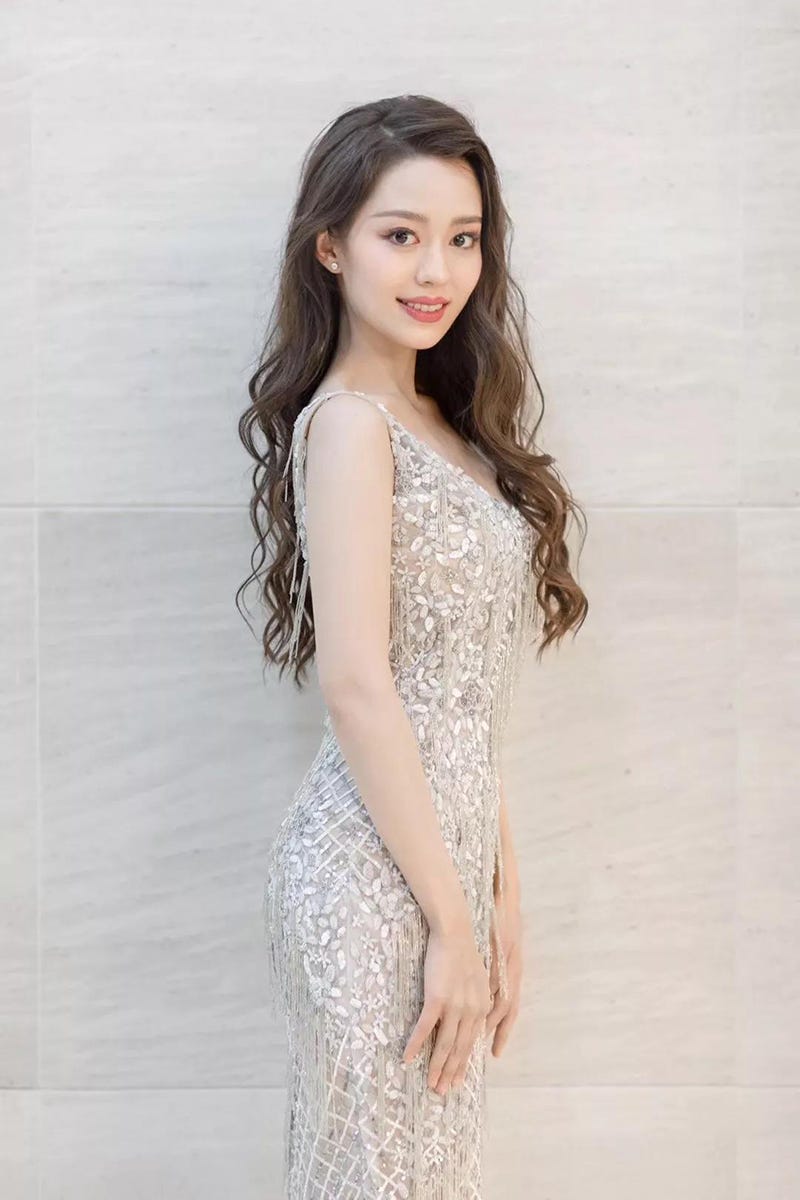 Clothing, Dress, Cocktail dress, Shoulder, White, Fashion model, Neck, Joint, Waist, Fashion, 