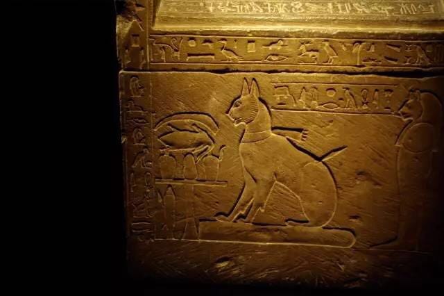 Relief, Carving, Stone carving, Ancient history, Artifact, History, Art, Stock photography, Metal, Stele, 