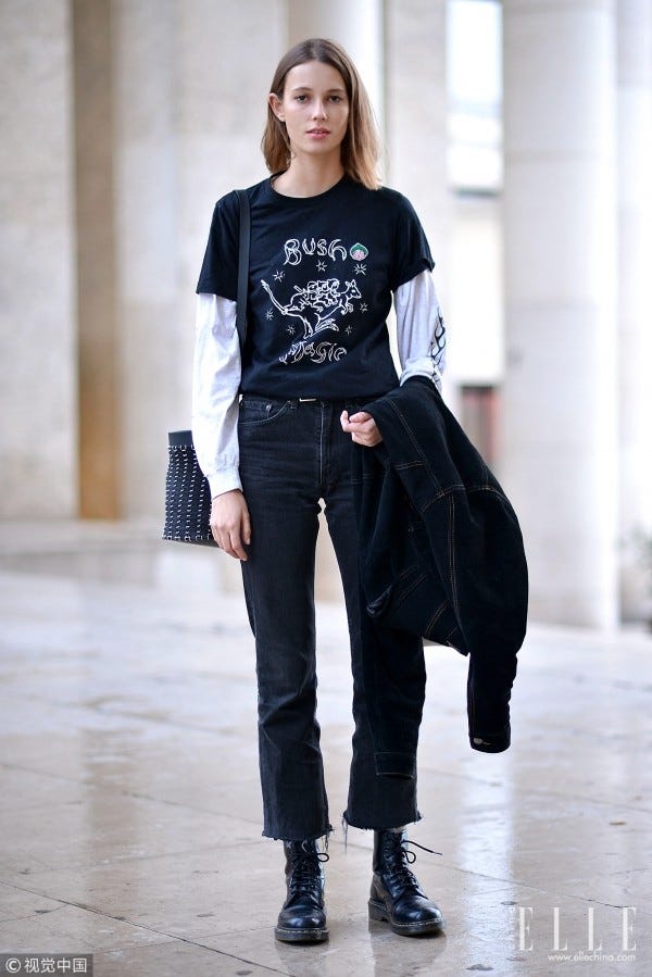 Fashion model, Fashion, Clothing, White, Black, Fashion show, Street fashion, Runway, T-shirt, Jeans, 