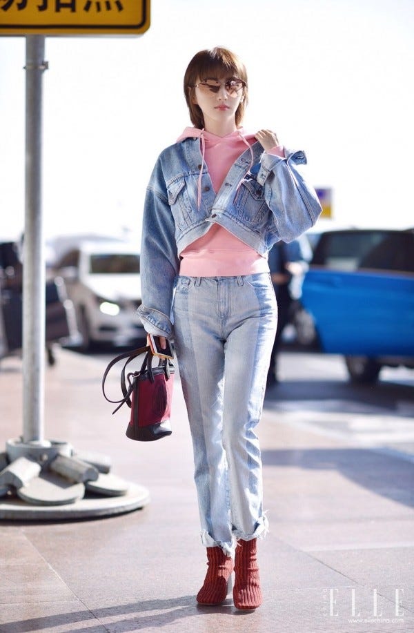 Jeans, Denim, Clothing, Blue, Photograph, Street fashion, Waist, Shoulder, Fashion, Electric blue, 