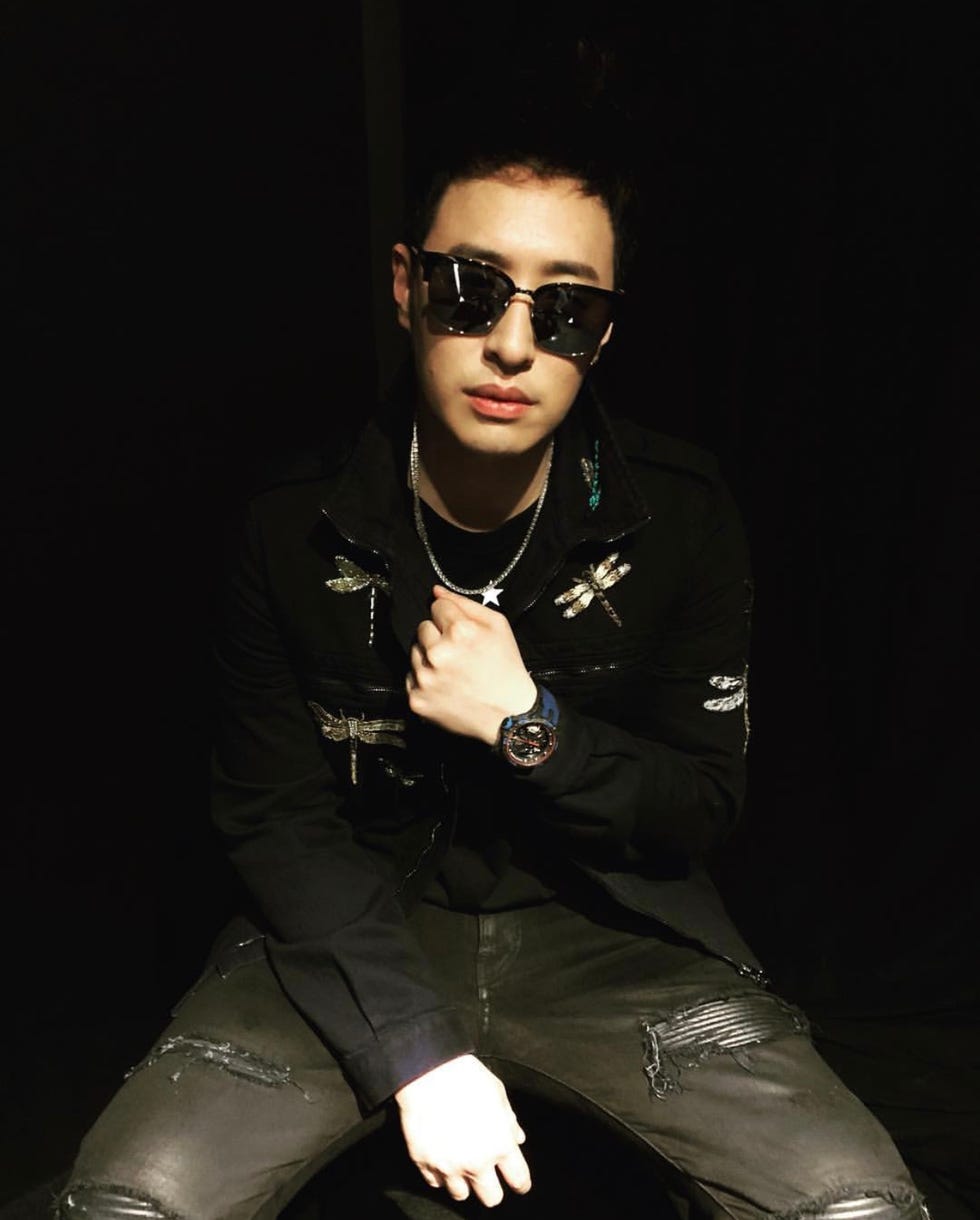 Eyewear, Cool, Sunglasses, Fashion, Glasses, Vision care, Photography, Darkness, Jacket, Black hair, 