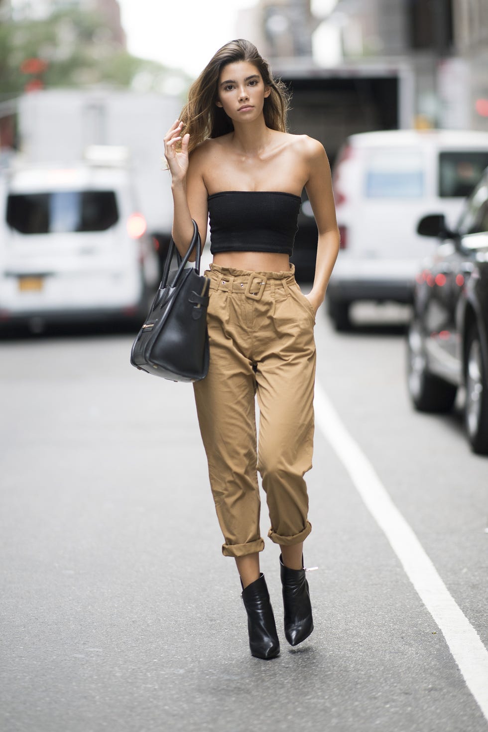 Fashion model, Clothing, Shoulder, Fashion, Street fashion, Waist, Dress, Footwear, Snapshot, Joint, 
