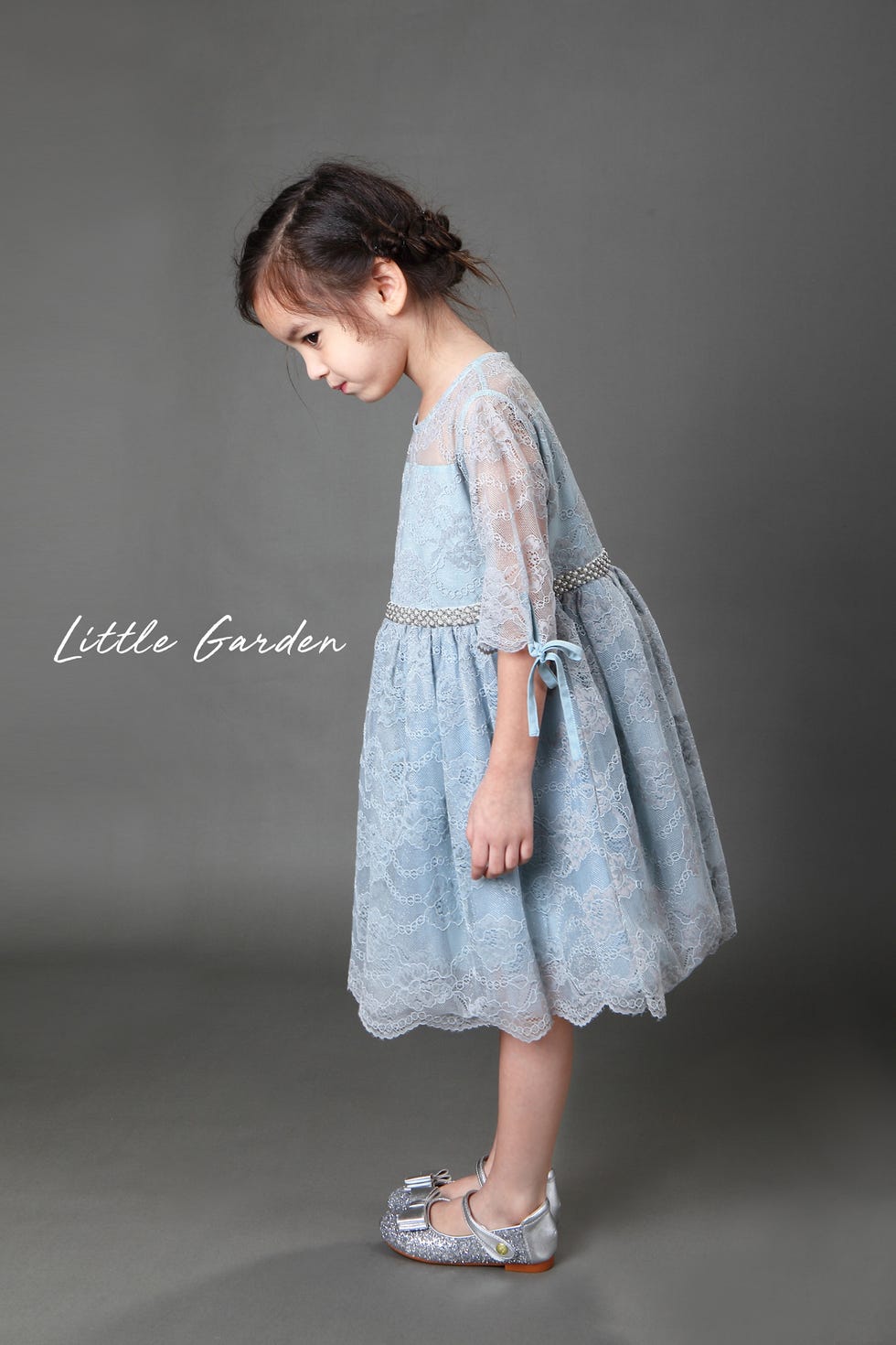 Clothing, White, Blue, Shoulder, Denim, Dress, Footwear, Fashion, Joint, Jeans, 
