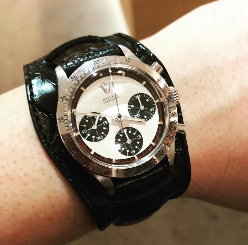 Watch, Analog watch, Watch accessory, Fashion accessory, Wrist, Strap, Jewellery, Fashion, Brand, Material property, 