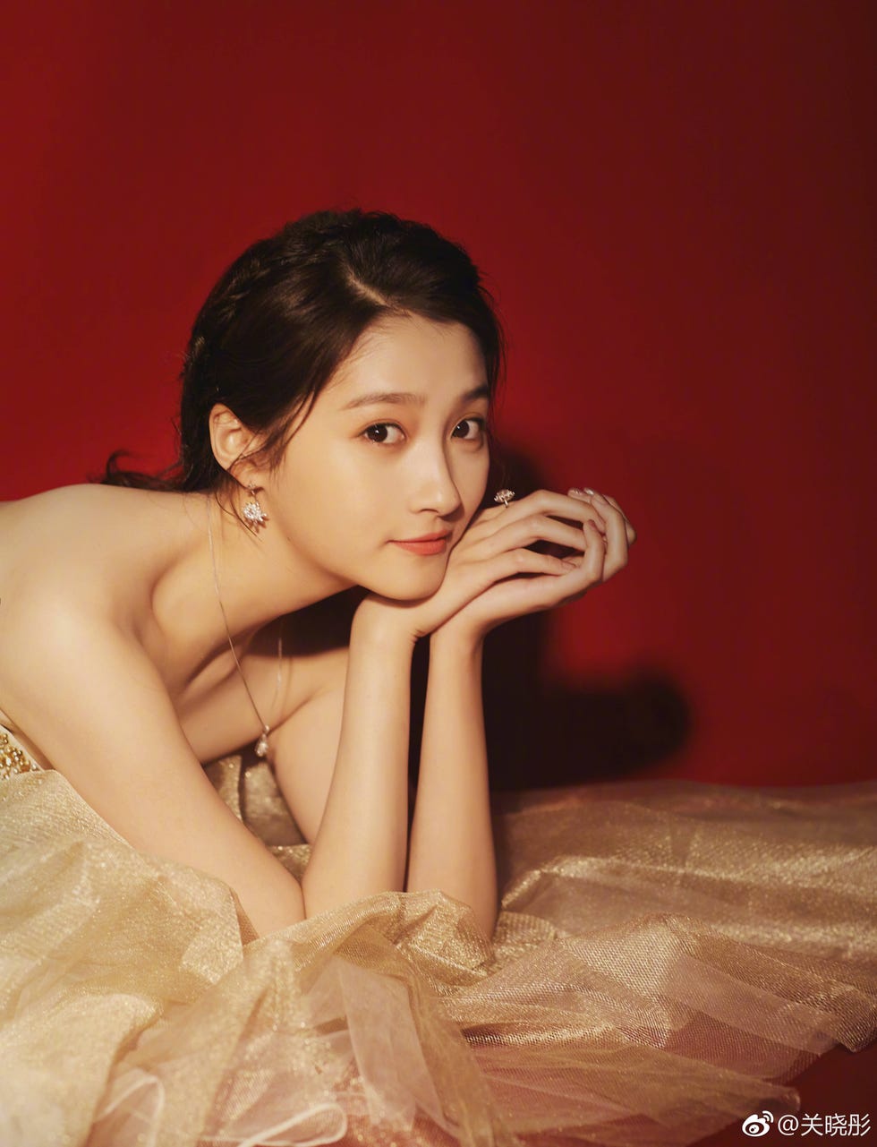 Skin, Beauty, Lip, Model, Black hair, Long hair, Flash photography, Photography, Dress, Photo shoot, 