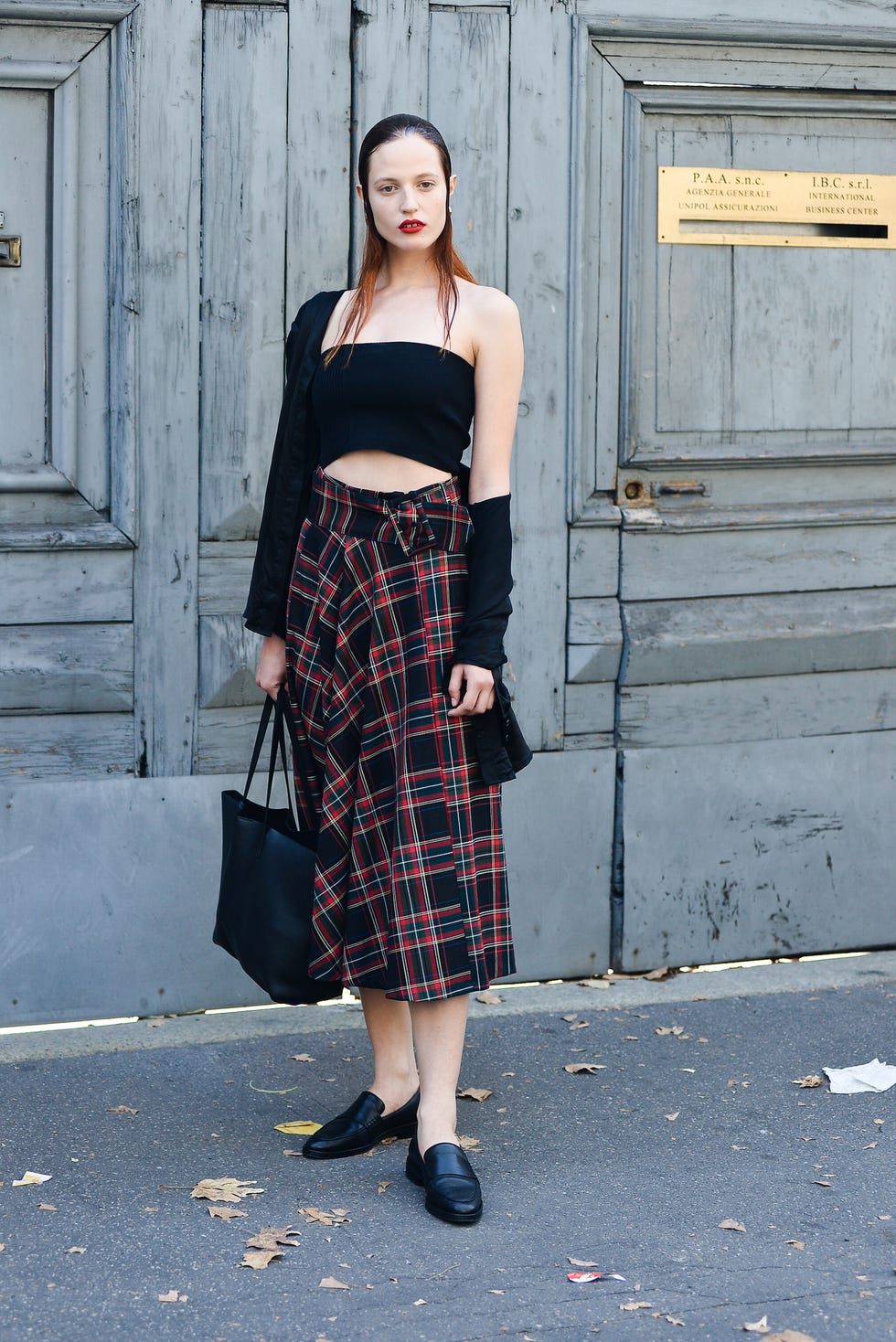 Clothing, Plaid, Tartan, Pattern, Street fashion, Pencil skirt, Fashion, Shoulder, Crop top, Waist, 