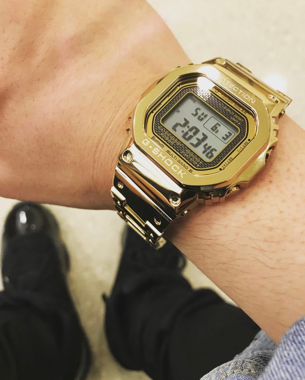 Watch, Analog watch, Wrist, Watch accessory, Fashion accessory, Hand, Jewellery, Material property, Strap, Metal, 