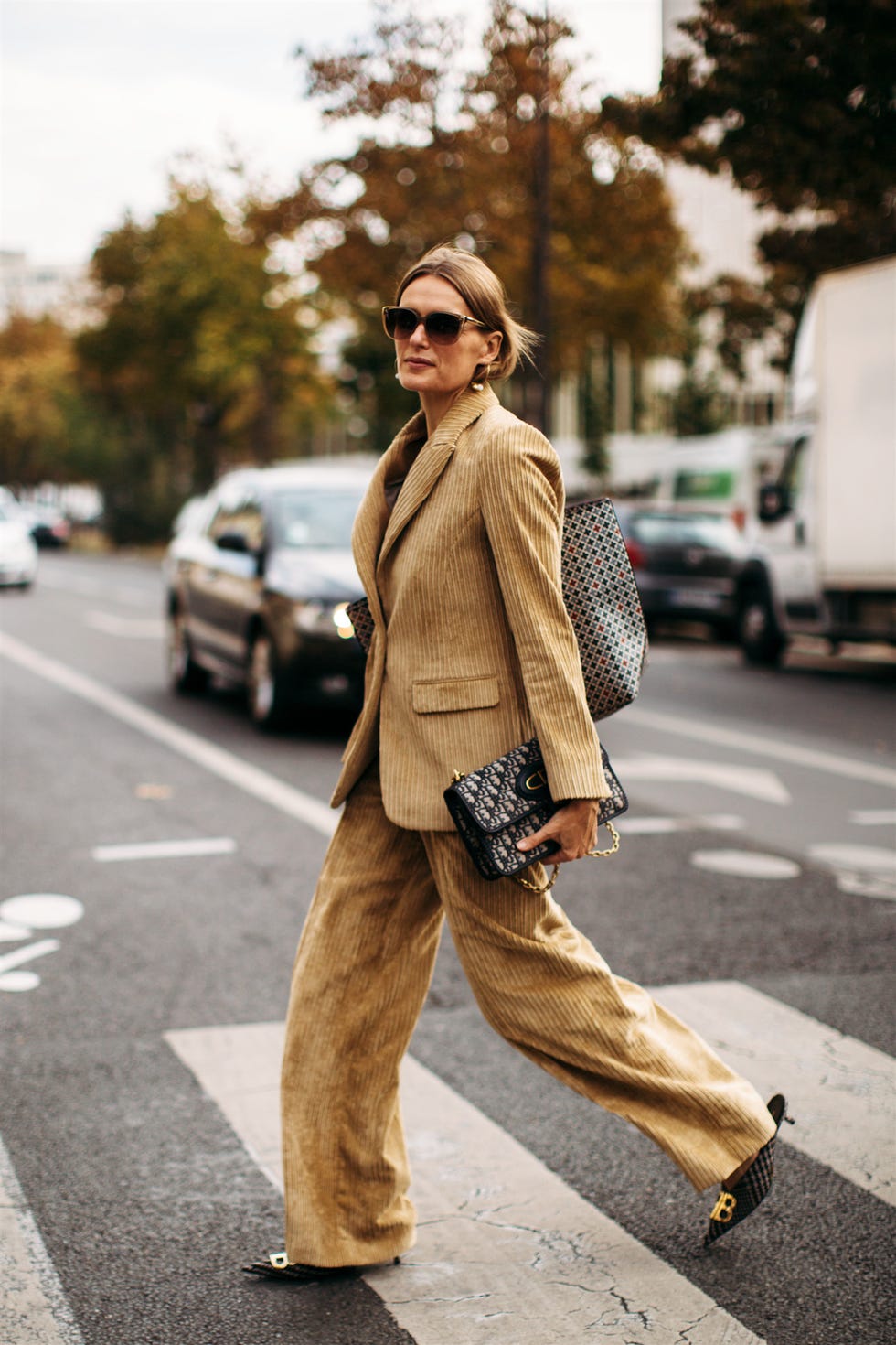 Street fashion, Photograph, Clothing, Fashion, Brown, Snapshot, Footwear, Beige, Standing, Cool, 
