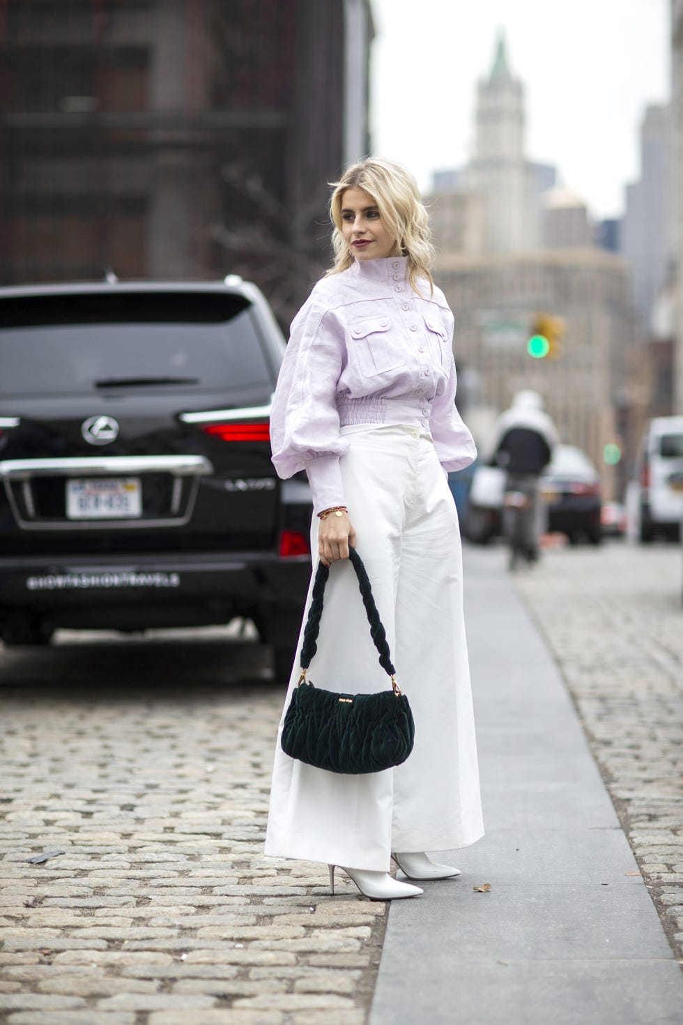 White, Street fashion, Photograph, Clothing, Fashion, Snapshot, Black-and-white, Photo shoot, Photography, Footwear, 