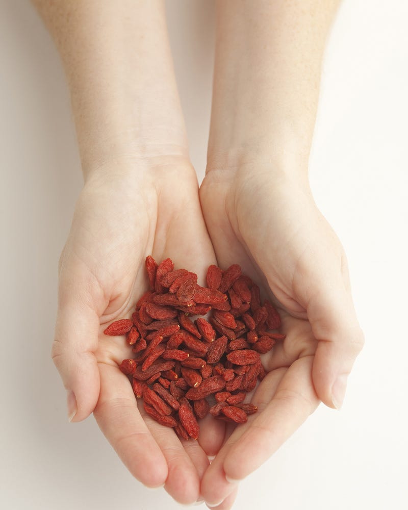 Food, Hand, Finger, Goji, Superfruit, Plant, Flesh, Cuisine, 