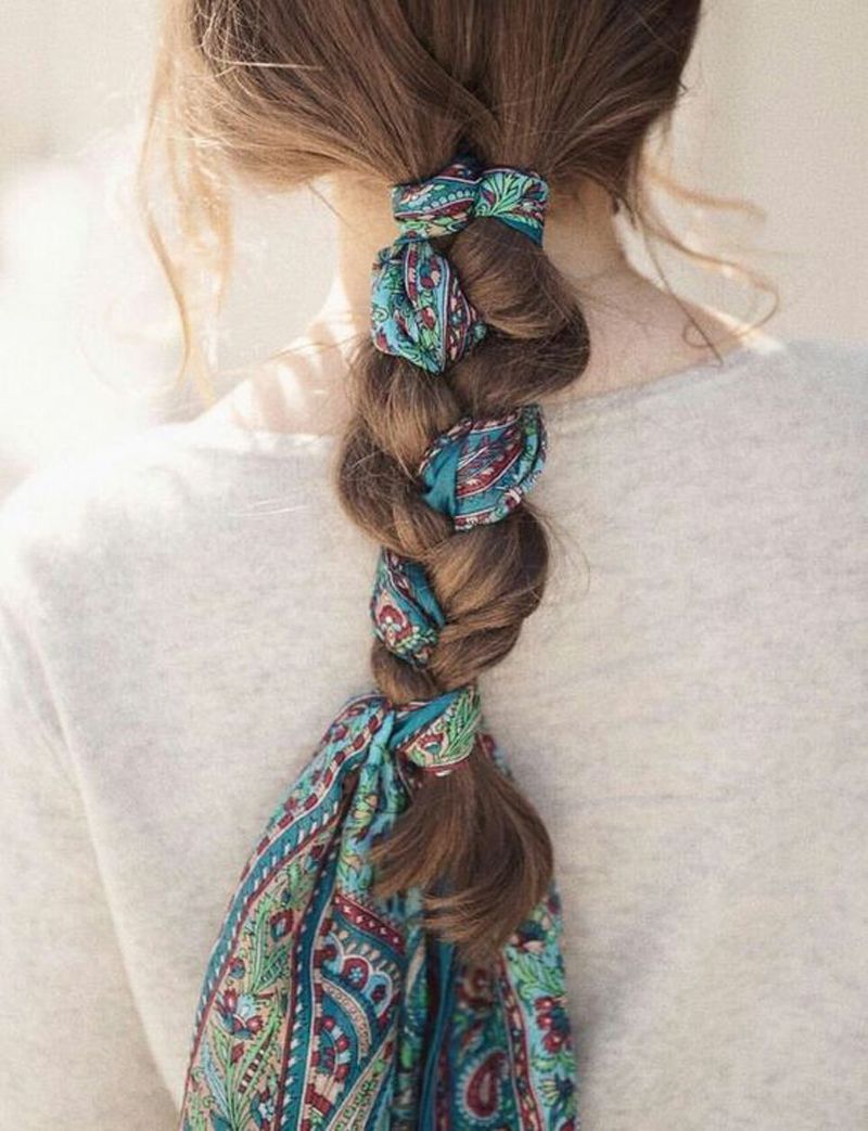 Hair, Clothing, Neck, Turquoise, Hairstyle, Scarf, Long hair, Shoulder, Fashion accessory, Hair accessory, 