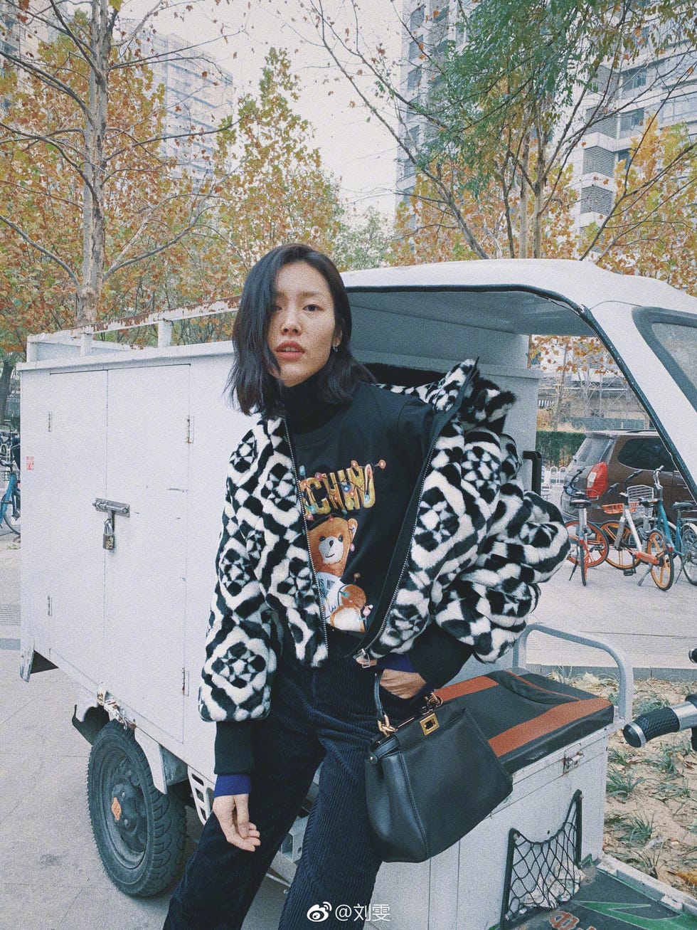 Cool, Street fashion, Beauty, Fashion, Footwear, Outerwear, T-shirt, Tree, Photography, Jacket, 