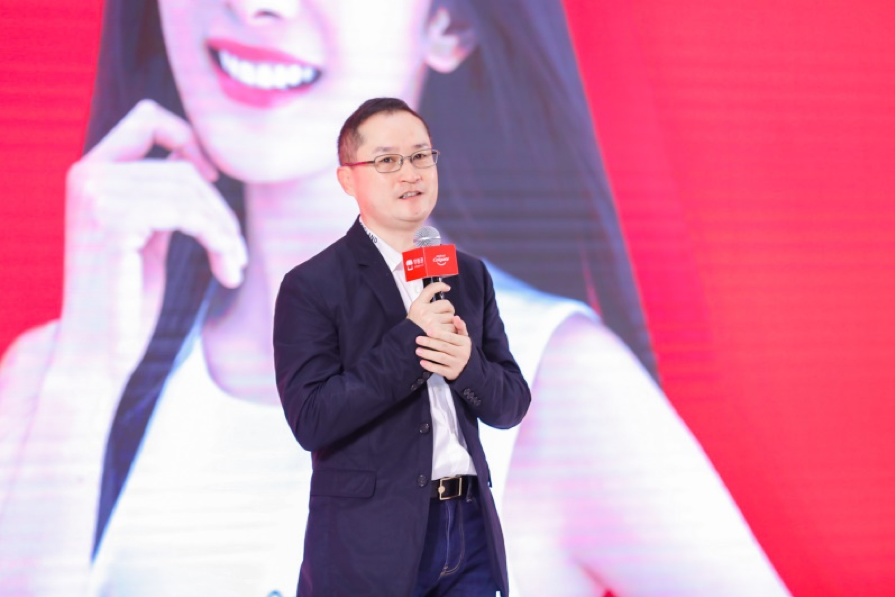Red, Event, Ceremony, Performance, Speech, Singer, Smile, Photography, 