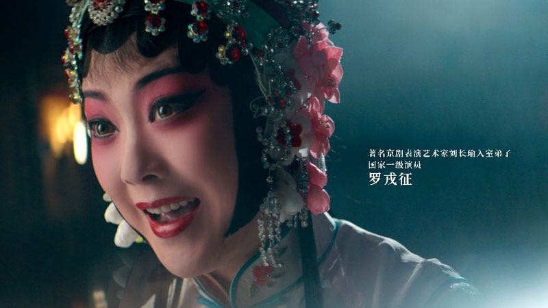 罗戎征老师涂抹卡姿兰双芯唇膏「盛世中国红」