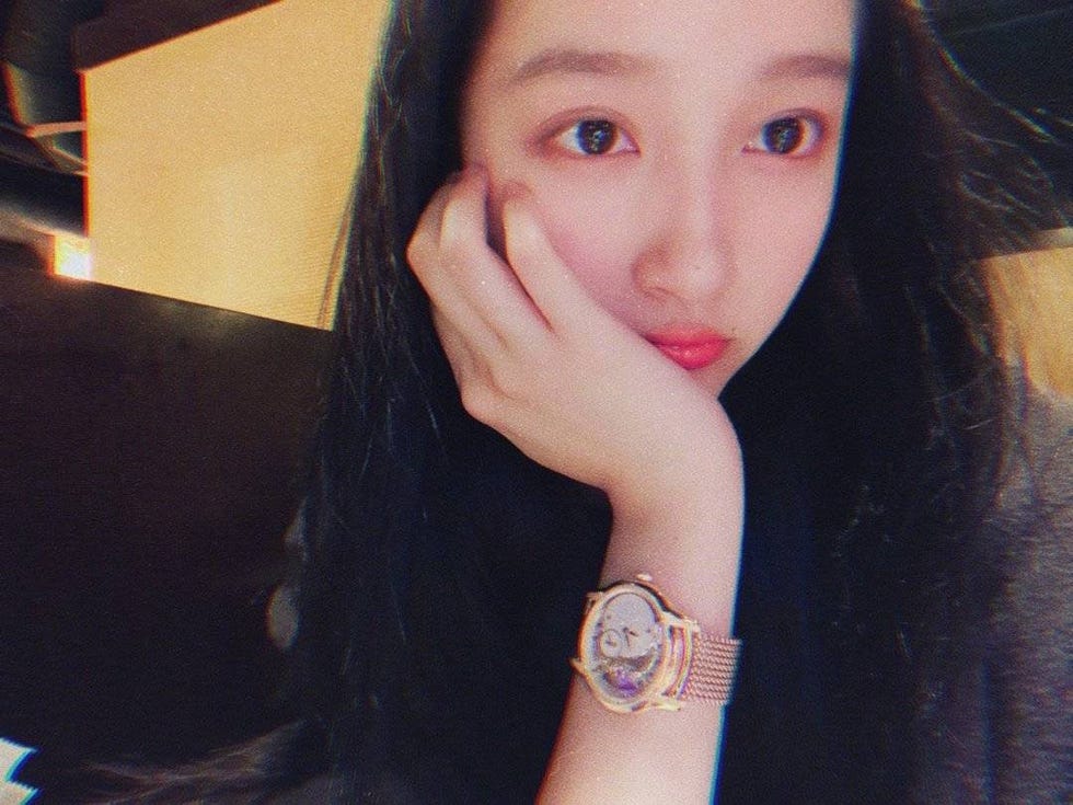 Face, Hair, Lip, Skin, Eyebrow, Beauty, Nose, Chin, Selfie, Cheek, 
