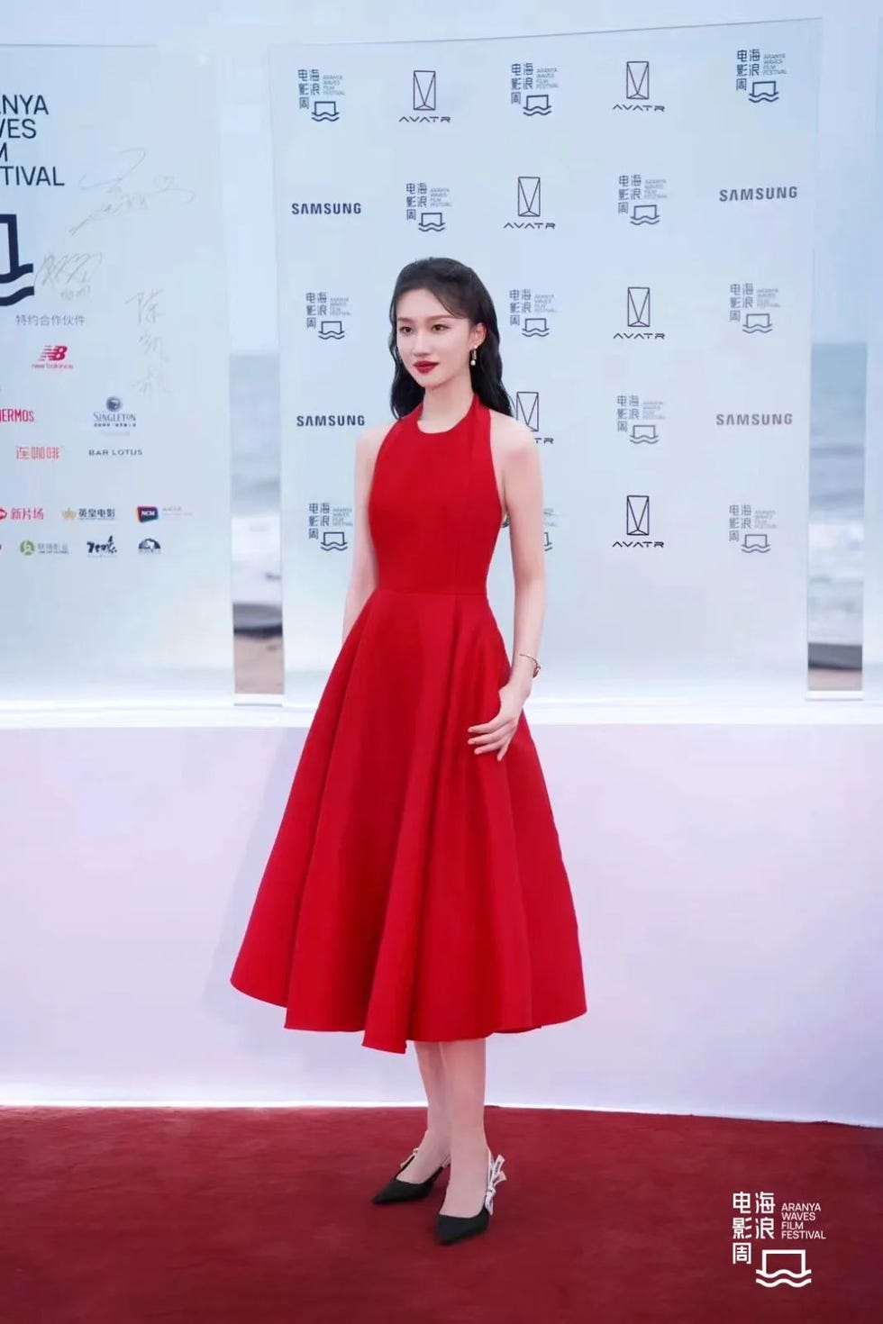 演员王佳怡